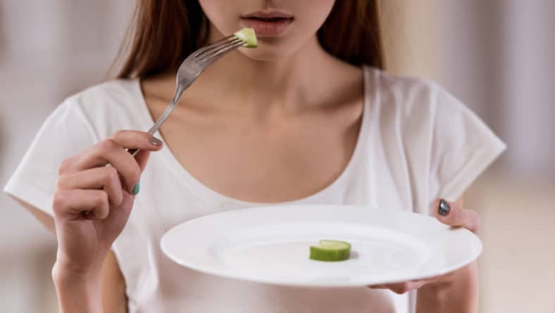 Екстремна диета – какви рискове крие за здравето?